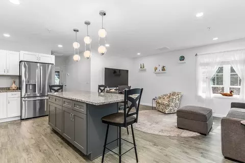 27 Ocean Walk Dr #207, Plymouth, MA 02360