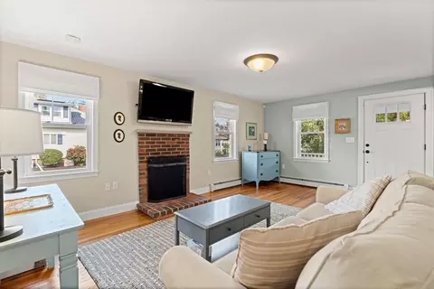9 Gardner St, Beverly, MA 01915 photo 6
