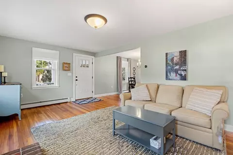 9 Gardner St, Beverly, MA 01915 photo 8