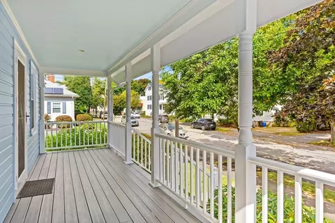 9 Gardner St, Beverly, MA 01915 photo 4
