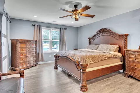 Bedroom - 170 Rolf Ave, Chicopee, MA 01020 photo 3 of 6