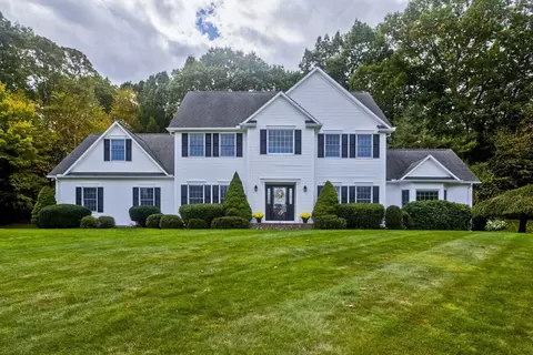 12 Deerfield Dr, Wilbraham, MA 01095