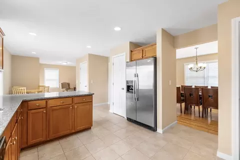 Entry Way - 10 Fatima Ln, Worcester, MA 01606 photo 1 of 3