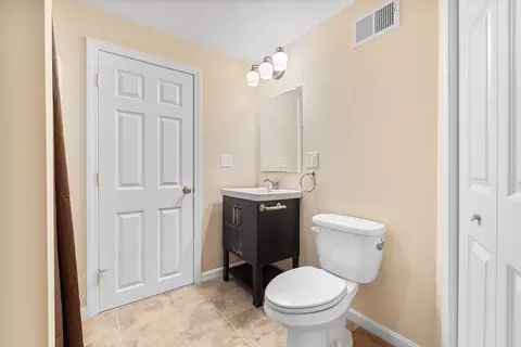 Bath - 10 Fatima Ln, Worcester, MA 01606 photo 4 of 5