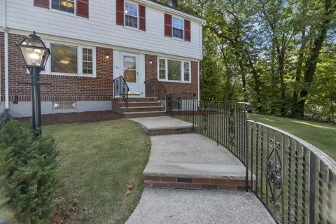 100 Fellsview Rd, Stoneham, MA 02180