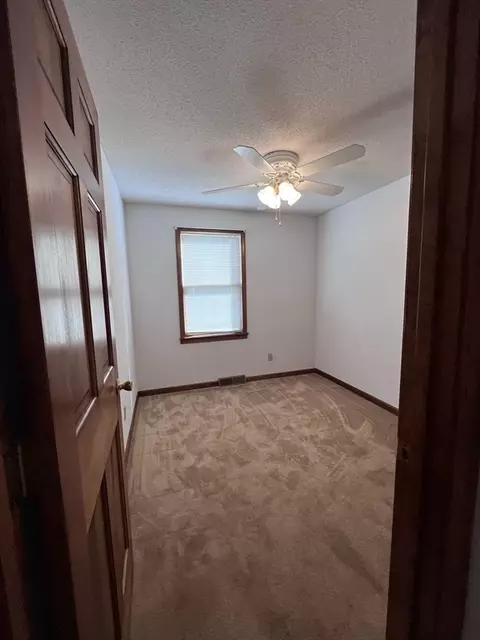 Bedroom - 48 Peekskill Ave, Springfield, MA 01129 photo 5 of 5