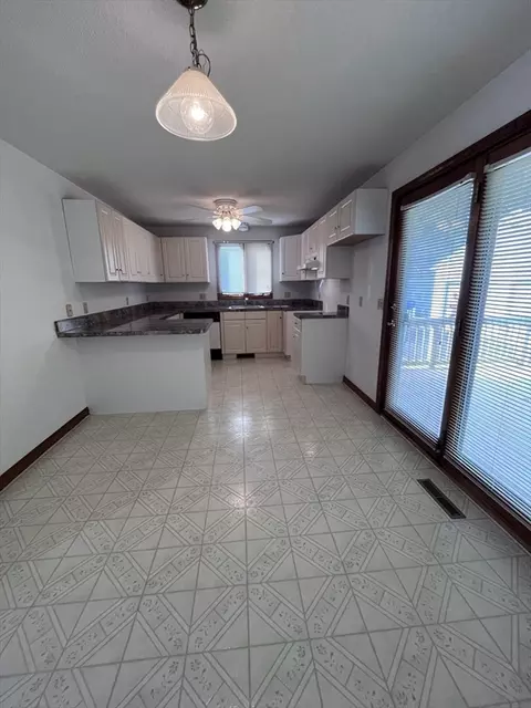 Kitchen - 48 Peekskill Ave, Springfield, MA 01129 photo 1 of 4