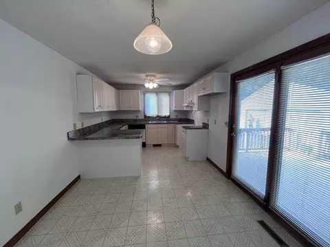 Kitchen - 48 Peekskill Ave, Springfield, MA 01129 photo 2 of 4
