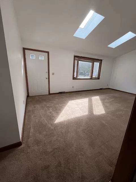 Living - 48 Peekskill Ave, Springfield, MA 01129 photo 1 of 1
