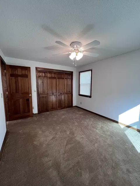 Bedroom - 48 Peekskill Ave, Springfield, MA 01129 photo 4 of 5