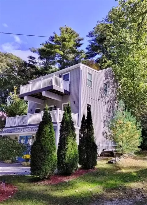 6 Grove St, Windham, NH 03087