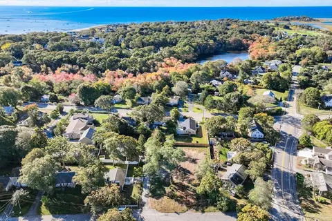 11 Redwood Ln, Barnstable, MA 02601