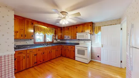 74 Randall St, Worcester, MA 01606 photo 8