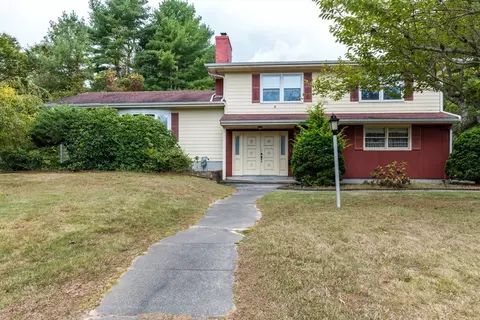 53 Tucker Ln, Dartmouth, MA 02747