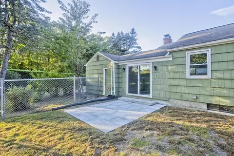 Exterior - 151 Fox Hill Rd, Springfield, MA 01118 photo 4 of 8