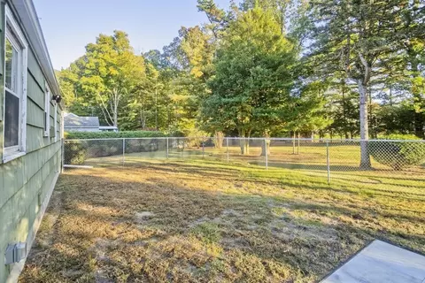 Exterior - 151 Fox Hill Rd, Springfield, MA 01118 photo 3 of 8