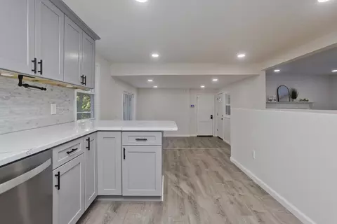 Entry Way - 151 Fox Hill Rd, Springfield, MA 01118 photo 2 of 2