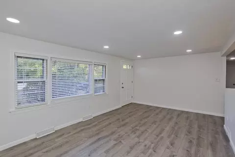Living - 151 Fox Hill Rd, Springfield, MA 01118 photo 3 of 4
