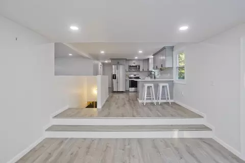 Entry Way - 151 Fox Hill Rd, Springfield, MA 01118 photo 1 of 2