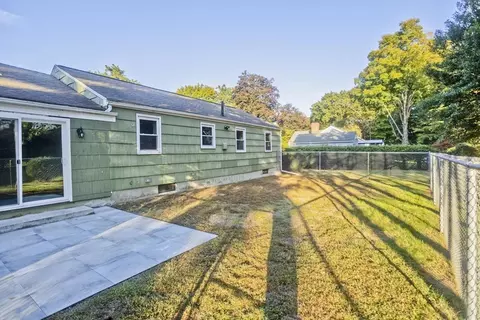Exterior - 151 Fox Hill Rd, Springfield, MA 01118 photo 2 of 8