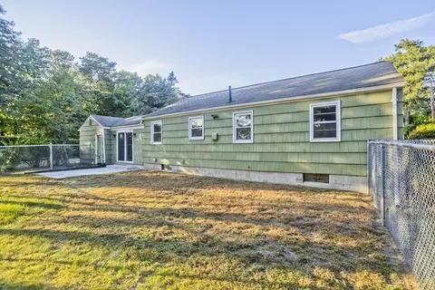 Exterior - 151 Fox Hill Rd, Springfield, MA 01118 photo 8 of 8