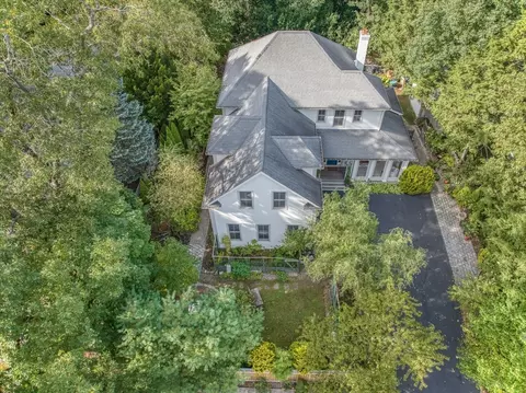 125 Manor Ave, Wellesley, MA 02482
