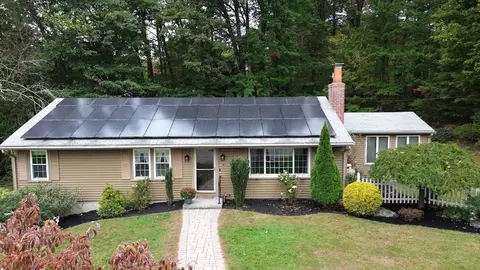 4 Sandy Glen Dr, Holden, MA 01520