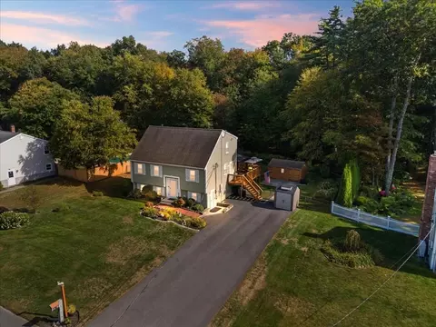 31 Jak-len Dr, Salisbury, MA 01952