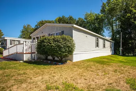 30 Oak Hill Dr, Hampstead, NH 03841
