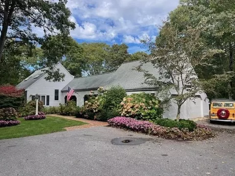 46 Sea Marsh Rd, Barnstable, MA 02632