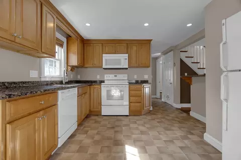67 Spring St, Stoneham, MA 02180 photo 5