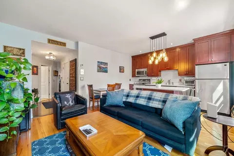 342 Commercial St #6, Boston, MA 02109