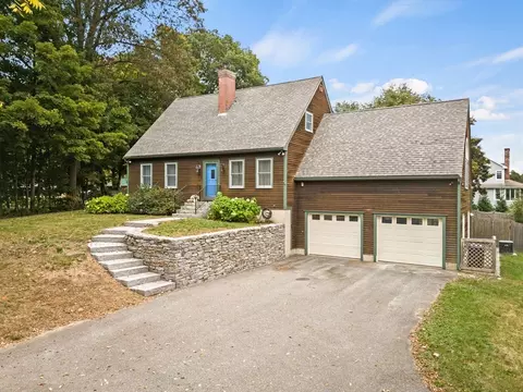 233 Main St, West Newbury, MA 01985