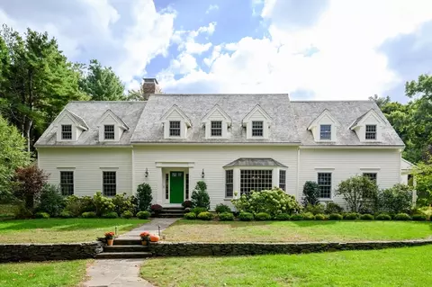 9 Crooked Meadow Ln, Hingham, MA 02043