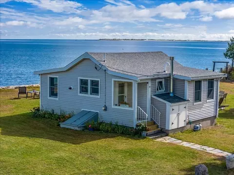 77 Hedge Rd, Plymouth, MA 02360