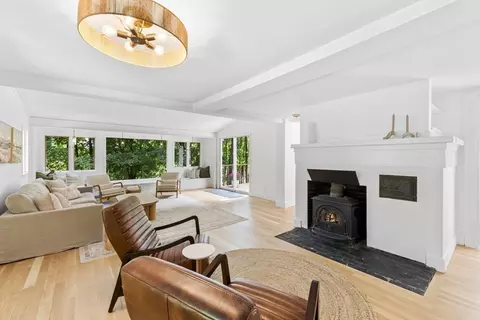 16 Bridle Path, Lexington, MA 02421