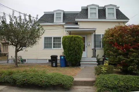 11 Foster St, Woburn, MA 01801
