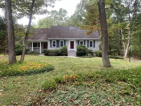 12 Glover Rd, Wayland, MA 01778