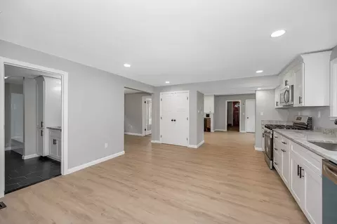 17 Gerrish Ave, Dracut, MA 01826 photo 6