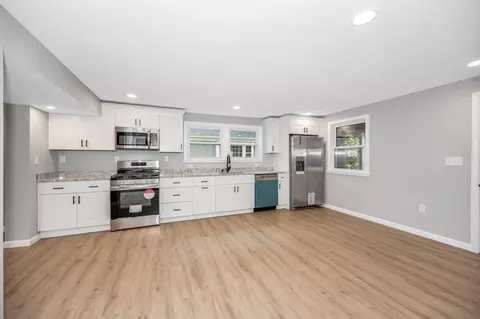 17 Gerrish Ave, Dracut, MA 01826 photo 7