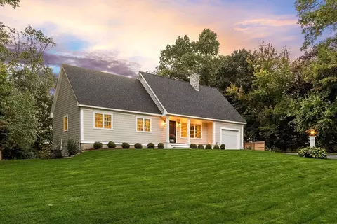 36 Chestnut Hill Rd, Chelmsford, MA 01824