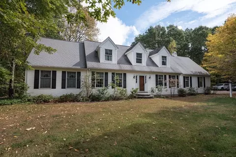 97 Tucker Rd, West Brookfield, MA 01585