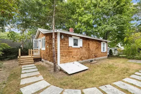 55 Sunset Ln, Barnstable, MA 02655