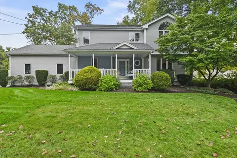 892 Lancaster St, Leominster, MA 01453