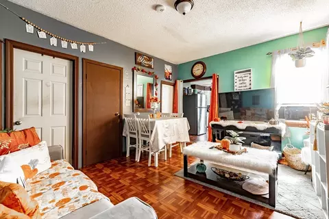 Living - 17 George St, Springfield, MA 01105 photo 3 of 4