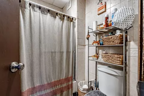 Bath - 17 George St, Springfield, MA 01105 photo 2 of 2