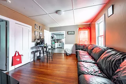 Living - 17 George St, Springfield, MA 01105 photo 1 of 4