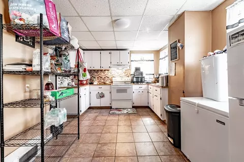 Kitchen - 17 George St, Springfield, MA 01105 photo 1 of 4