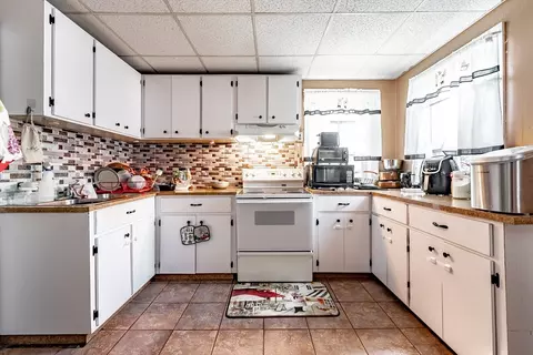 Kitchen - 17 George St, Springfield, MA 01105 photo 2 of 4