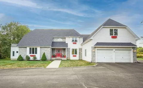 31 Alvord St, South Hadley, MA 01075